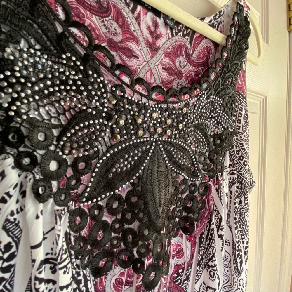 APT. 9 Dress Size M  Sleeveless Embroidered with Rhinestones On Front - Picture 3 of 7
